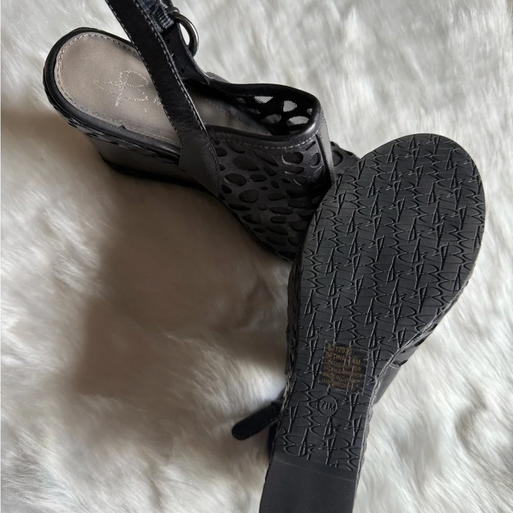 B. Makowsky Chic Black Cutout Animal Print Wedge Sandals NWOB